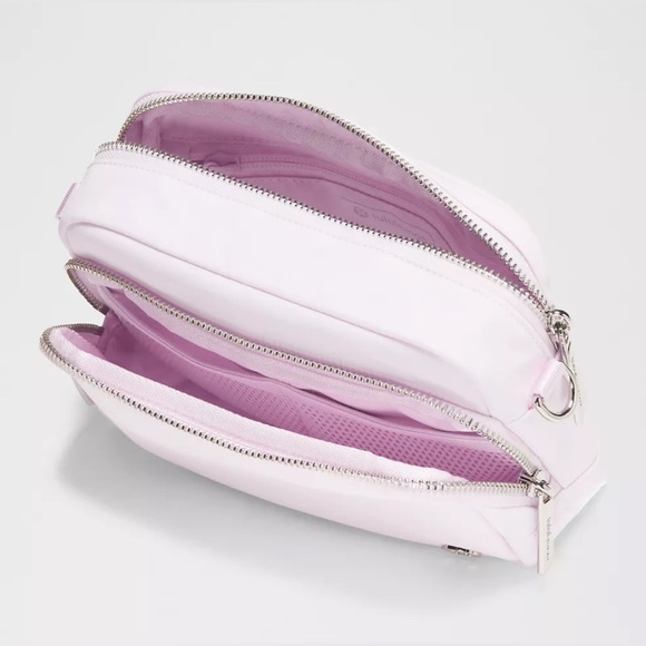 Lululemon Everywhere Crossbody Bag in Pink Organza| 2 L - Picture 3 of 5